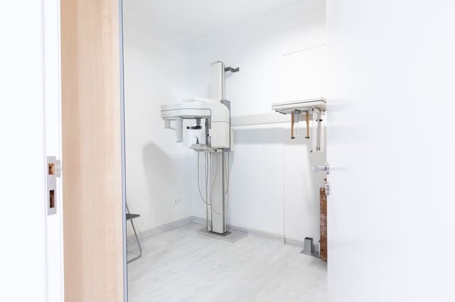 Commercial for sale in Montgó - Ermita, Javea / Xàbia with garage - € 795,000 (Ref: 9248010)