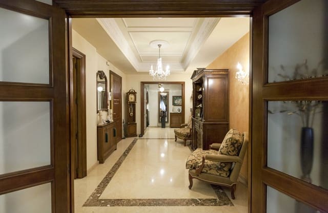 4 bedroom Apartment for sale in L'Eixample, Valencia city - € 2,125,000 (Ref: 9256816)