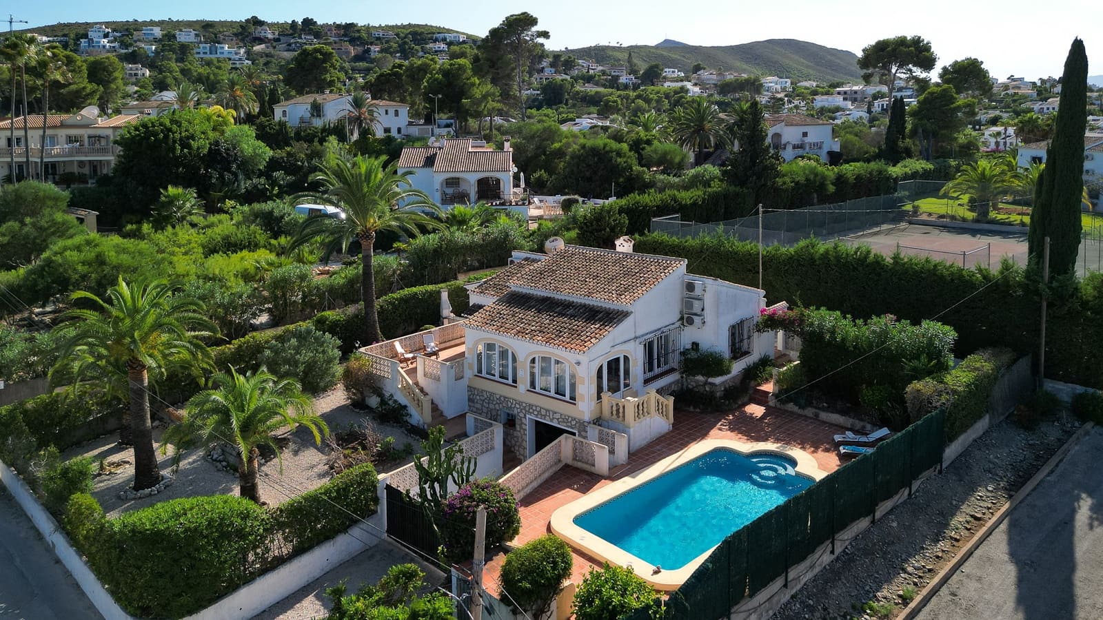 3 soveværelse Villa til salg i Adsubia med swimmingpool garage - € 625.000 (Ref: 9264106)