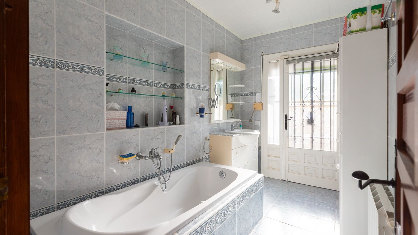 3 bedroom Villa for sale in Adsubia with pool garage - € 595,000 (Ref: 9264106)
