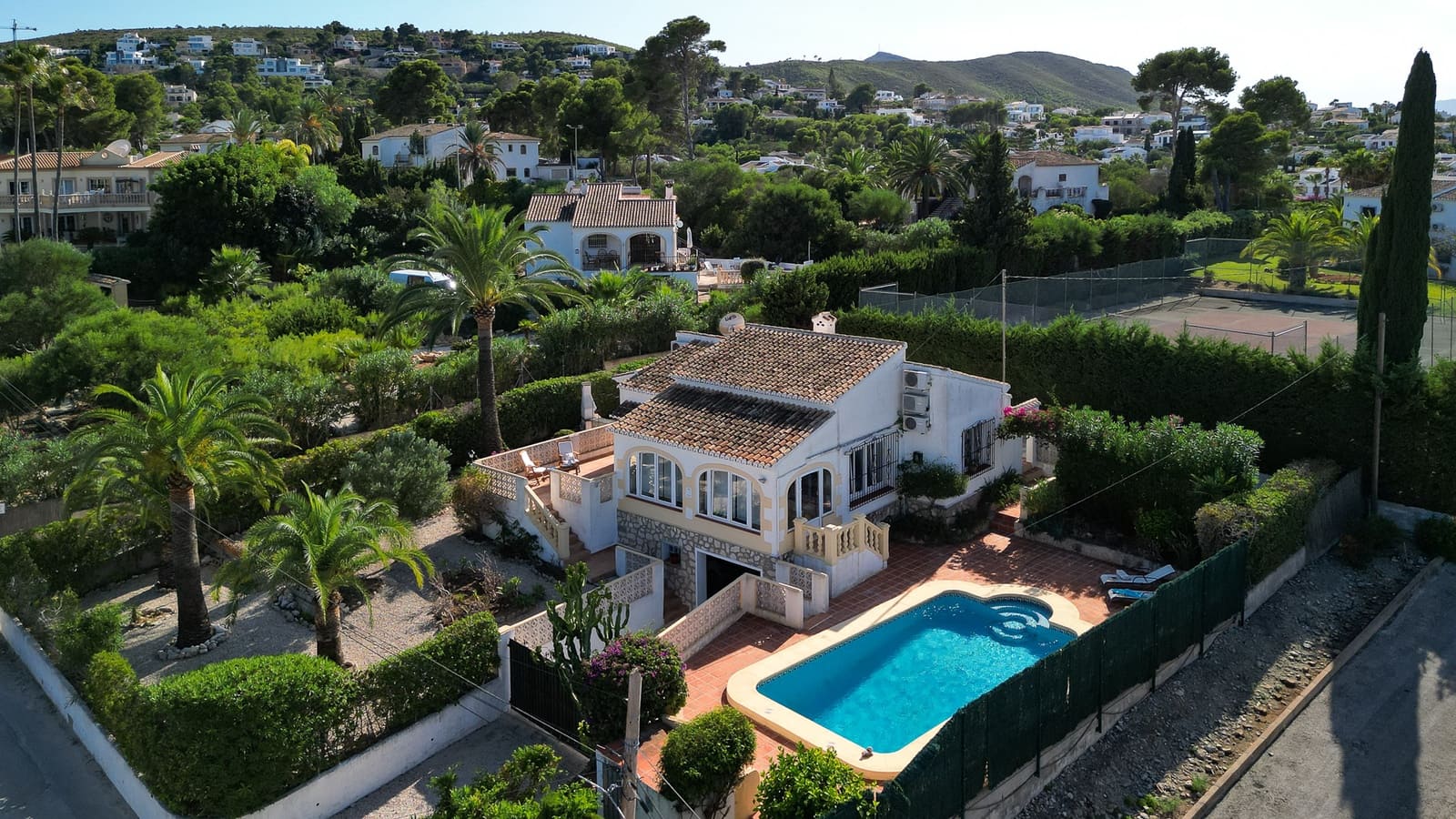 3 bedroom Villa for sale in Adsubia with pool garage - € 595,000 (Ref: 9264106)