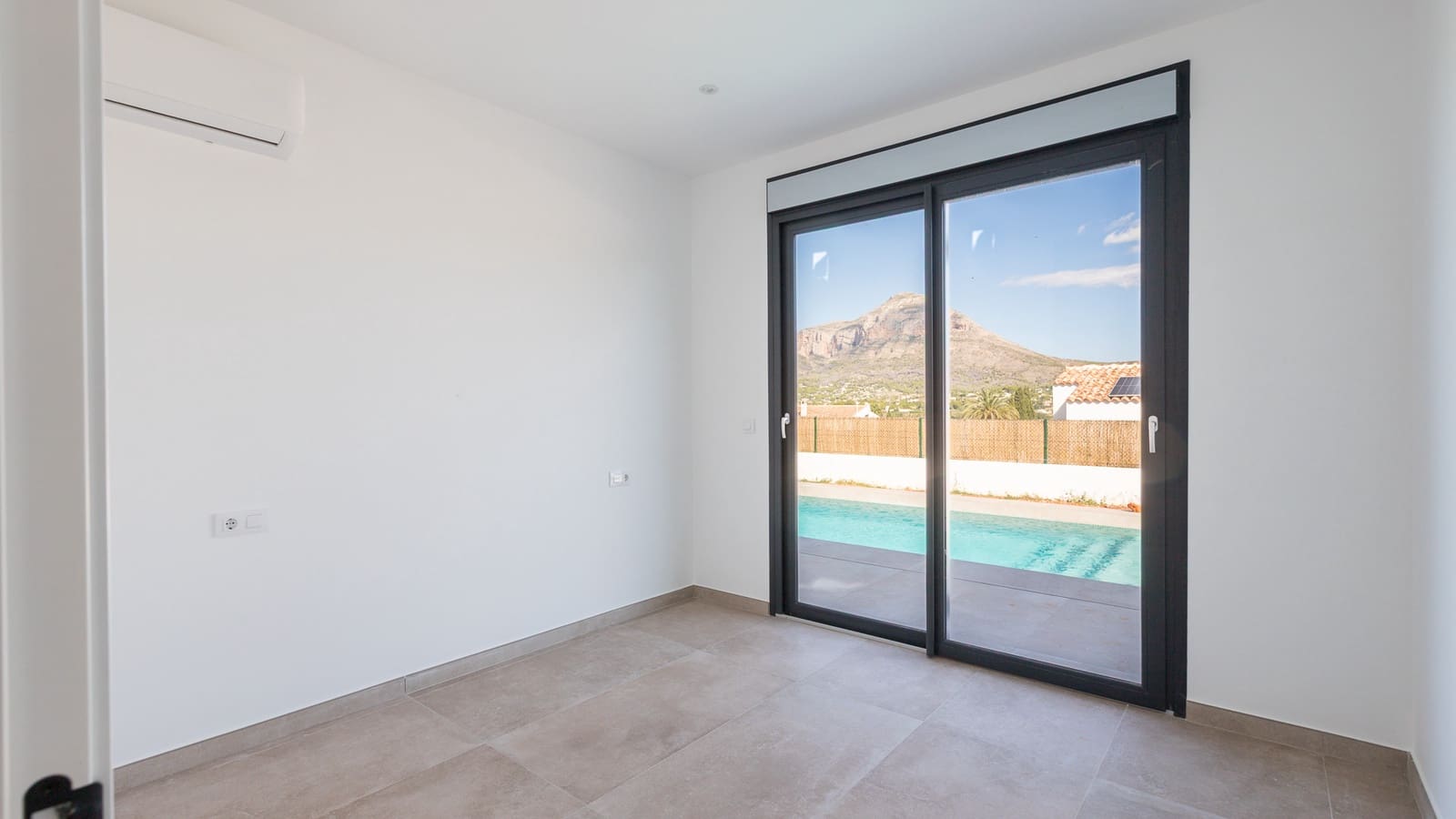 4 bedroom Villa for sale in Javea / Xabia with pool - € 995,000 (Ref: 9264107)