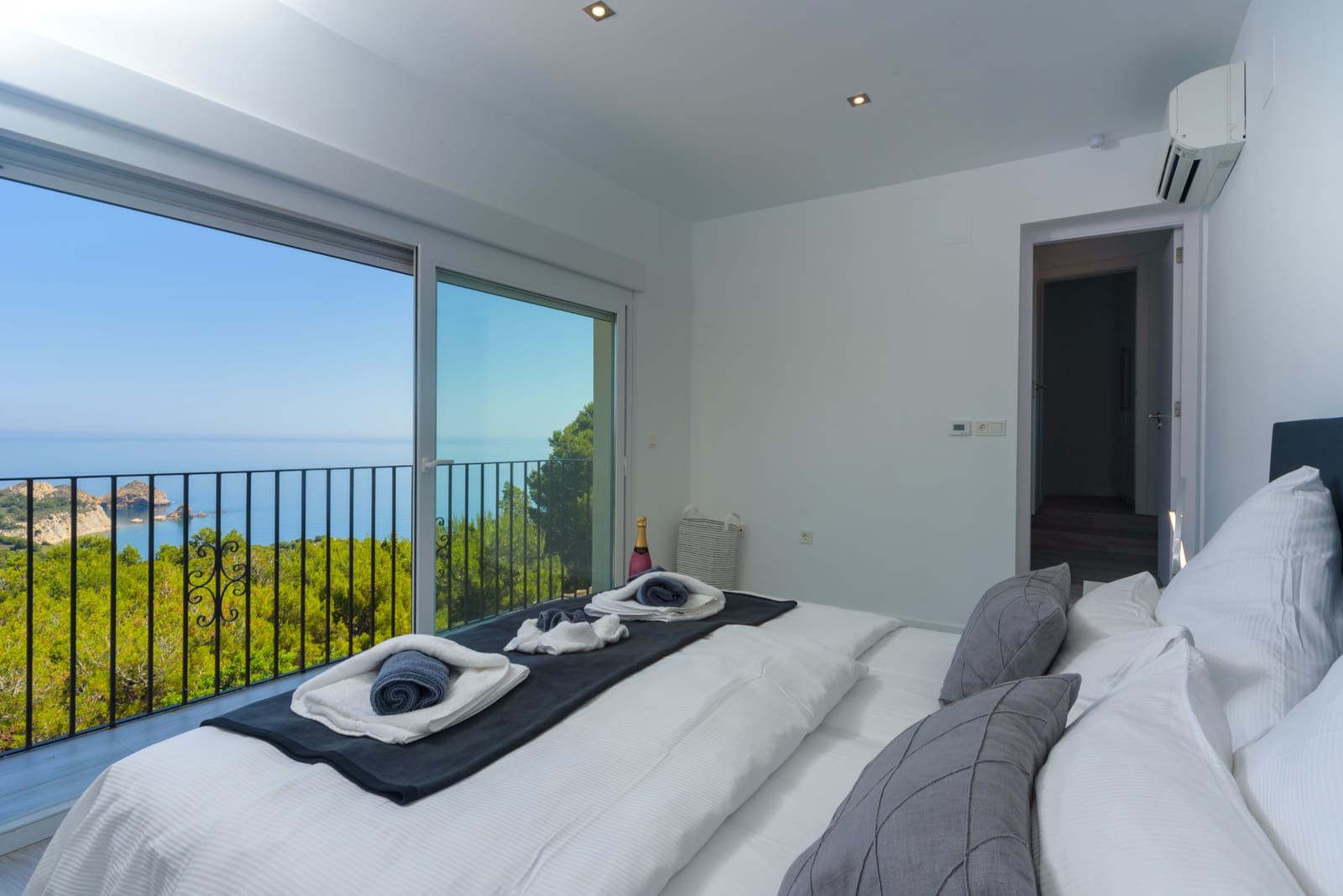 4 soverom Villa til salgs i Javea / Xabia med svømmebasseng garasje - € 1 350 000 (Ref: 9272176)