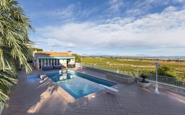 6 soverom Villa til salgs i Chiva med svømmebasseng garasje - € 790 000 (Ref: 9349113)