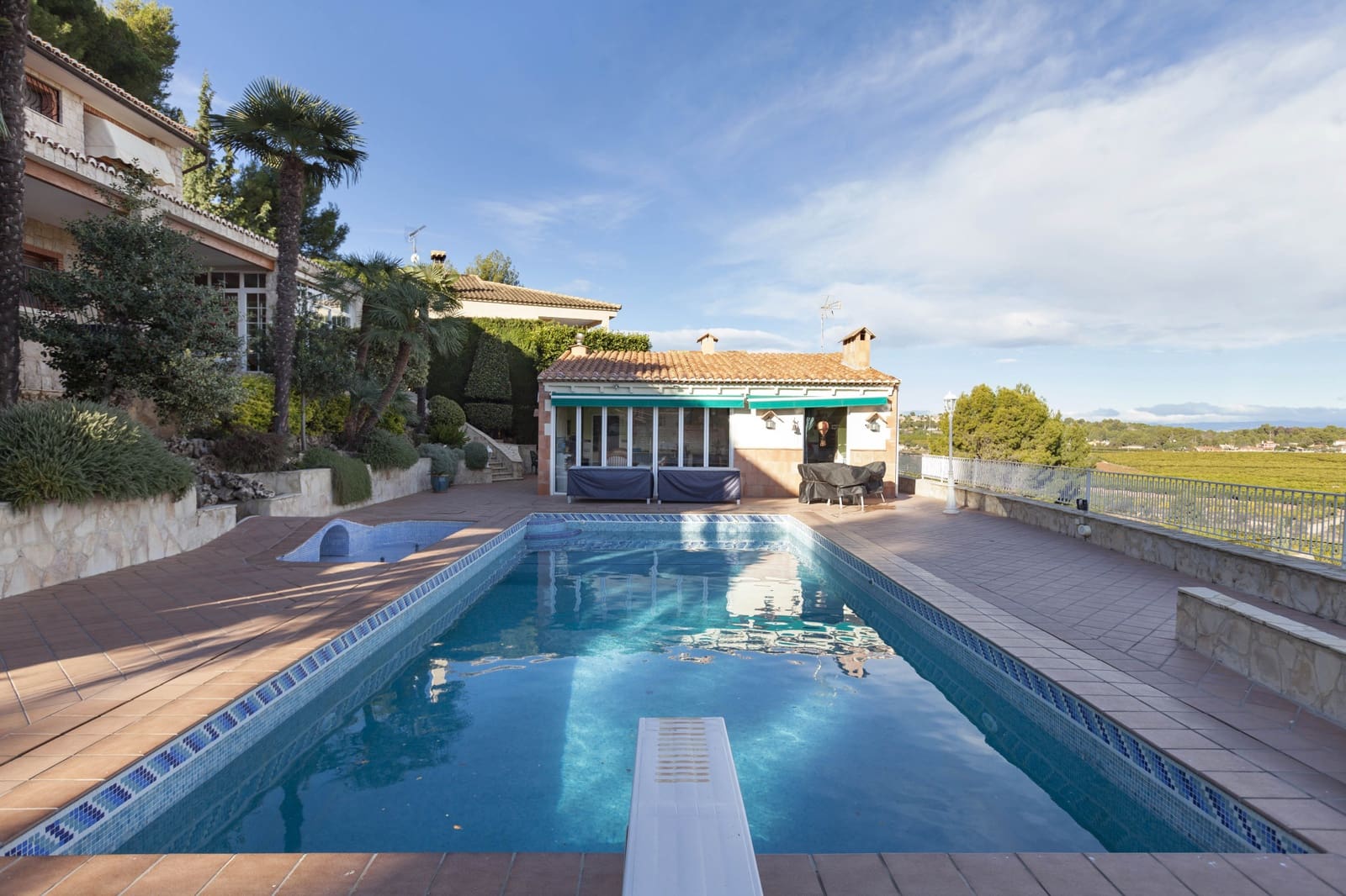 6 soveværelse Villa til salg i Chiva med swimmingpool garage - € 790.000 (Ref: 9349113)