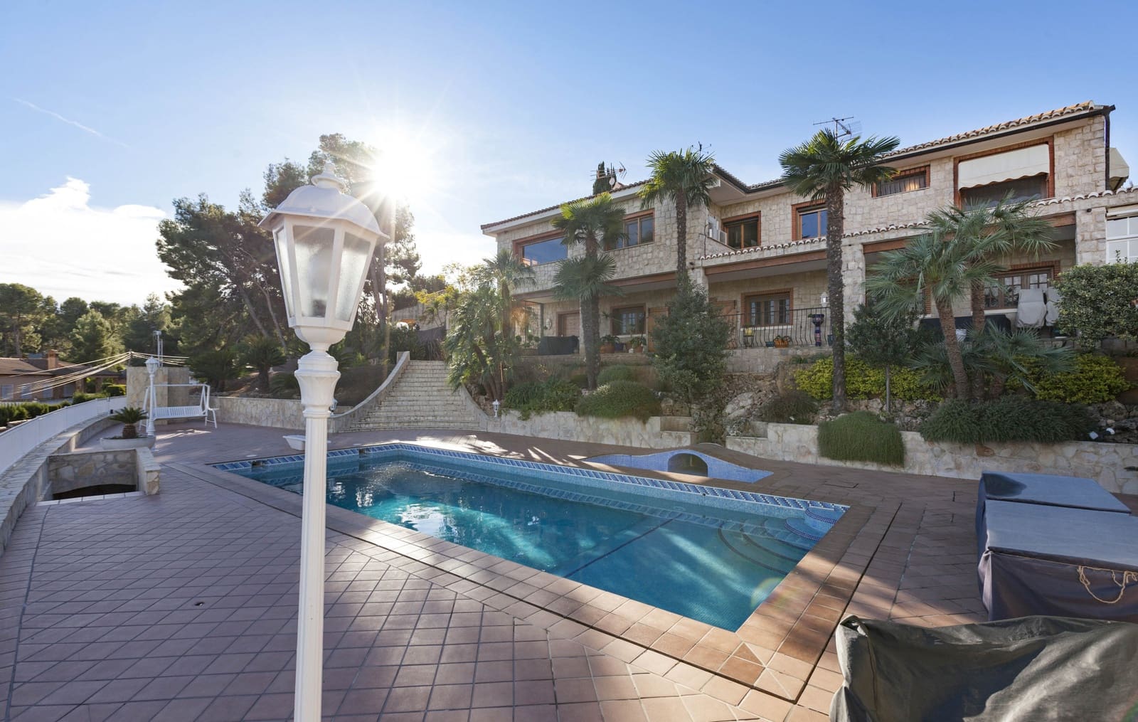 6 bedroom Villa for sale in Chiva with pool garage - € 790,000 (Ref: 9349113)
