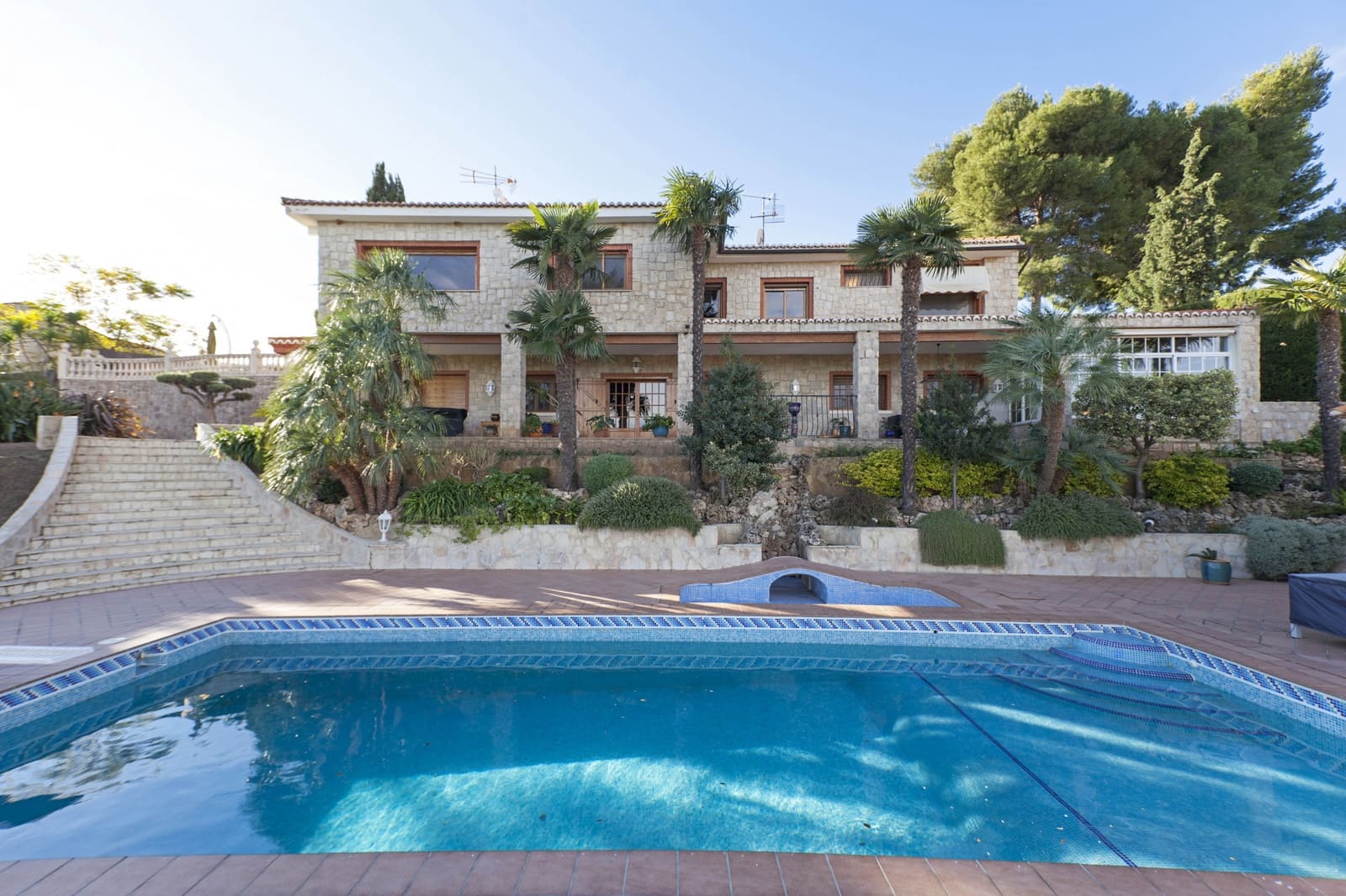 6 bedroom Villa for sale in Chiva with pool garage - € 790,000 (Ref: 9349113)