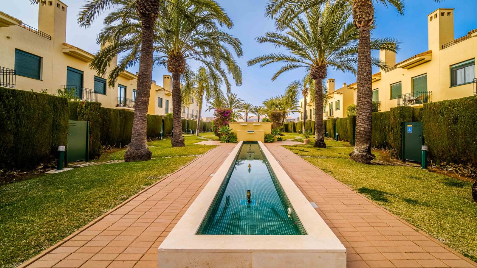 4 soveværelse Byhus til salg i Arenal med swimmingpool - € 660.000 (Ref: 9362035)