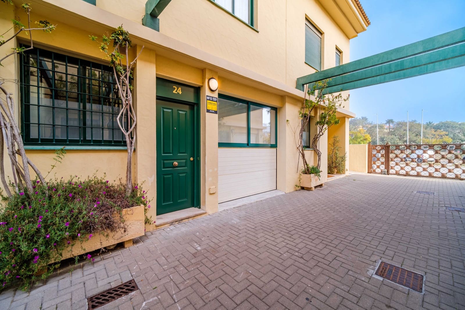 4 soveværelse Byhus til salg i Arenal med swimmingpool - € 660.000 (Ref: 9362035)