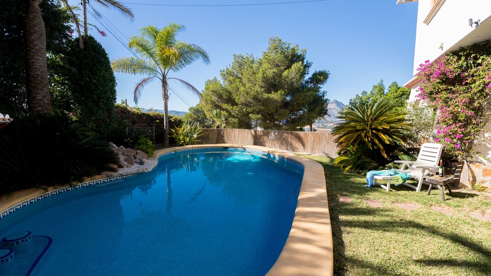 4 bedroom Villa for sale in Javea / Xabia with pool garage - € 2,050,000 (Ref: 9390353)