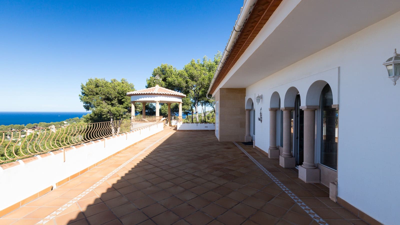 4 soveværelse Villa til salg i Javea / Xabia med swimmingpool garage - € 2.050.000 (Ref: 9390353)