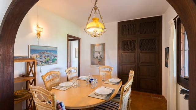 6 bedroom Villa for sale in Cap Martí - El Tossalet - Pinomar, Javea / Xàbia with pool garage - € 850,000 (Ref: 9398236)