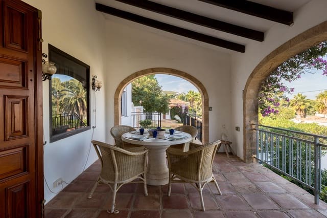 6 bedroom Villa for sale in Cap Martí - El Tossalet - Pinomar, Javea / Xàbia with pool garage - € 850,000 (Ref: 9398236)