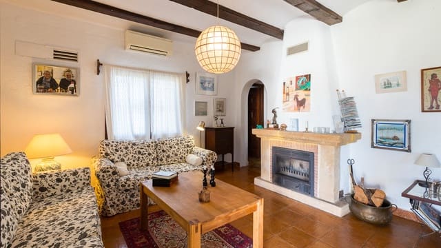 6 bedroom Villa for sale in Cap Martí - El Tossalet - Pinomar, Javea / Xàbia with pool garage - € 850,000 (Ref: 9398236)