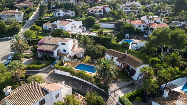 6 bedroom Villa for sale in Cap Martí - El Tossalet - Pinomar, Javea / Xàbia with pool garage - € 850,000 (Ref: 9398236)