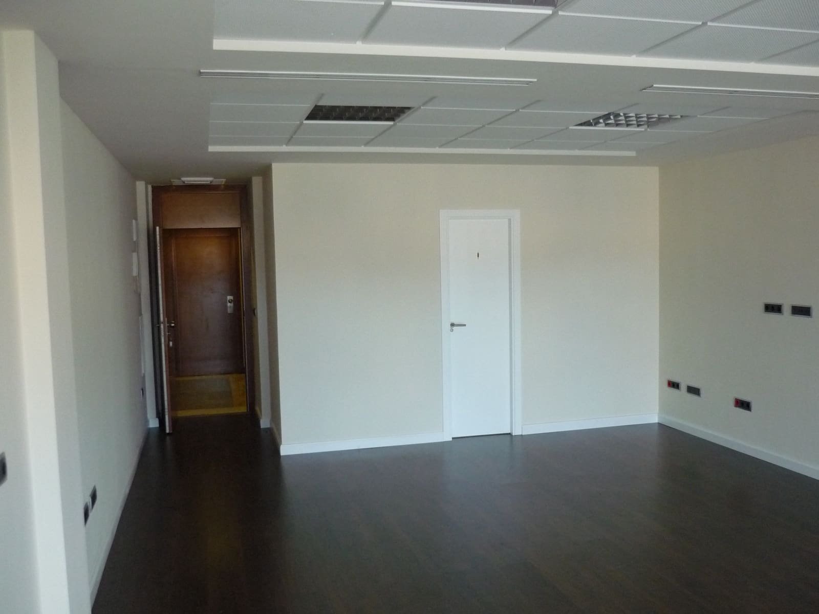 Commercial for sale in Arenal - € 145,000 (Ref: 9598694)