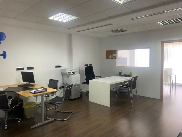 Comercial para venda em Arenal, Javea / Xàbia - 145 000 € (Ref: 9598694)