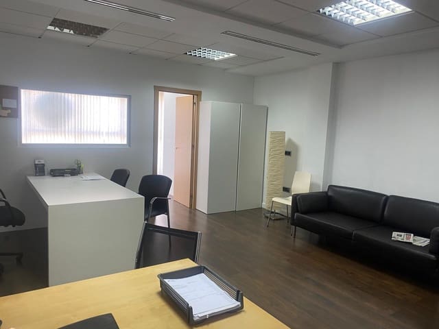 Kommersiell til salgs i Arenal, Javea / Xàbia - € 145 000 (Ref: 9598694)