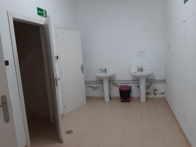 Kommersiell til salgs i Arenal, Javea / Xàbia med garasje - € 500 000 (Ref: 9647843)