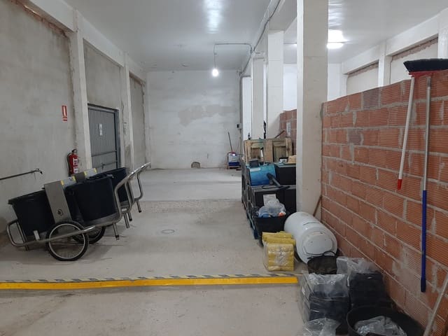Kommersiell til salgs i Arenal, Javea / Xàbia med garasje - € 500 000 (Ref: 9647843)