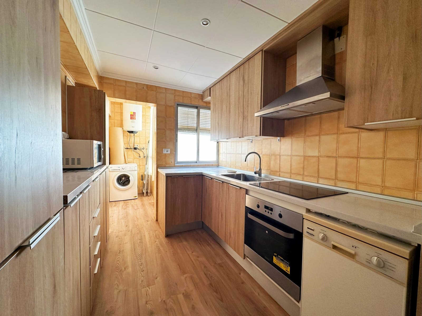 Piso de 3 habitaciones en Benetússer en venta - 180.000 € (Ref: 9651266)