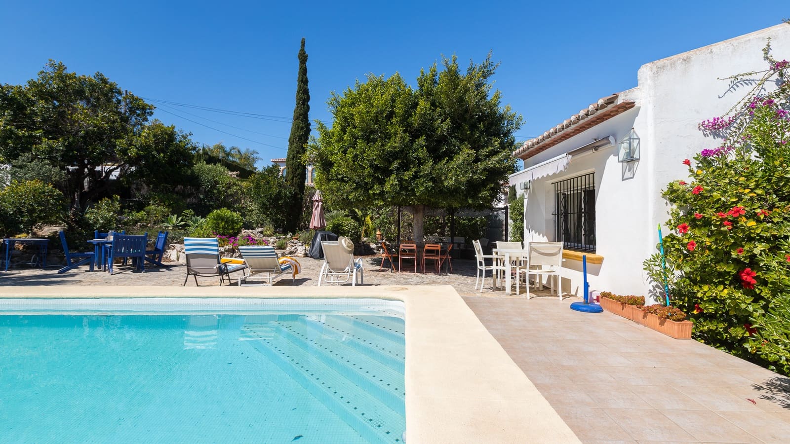 3 soveværelse Villa til salg i Pinosol med swimmingpool - € 620.000 (Ref: 9783667)