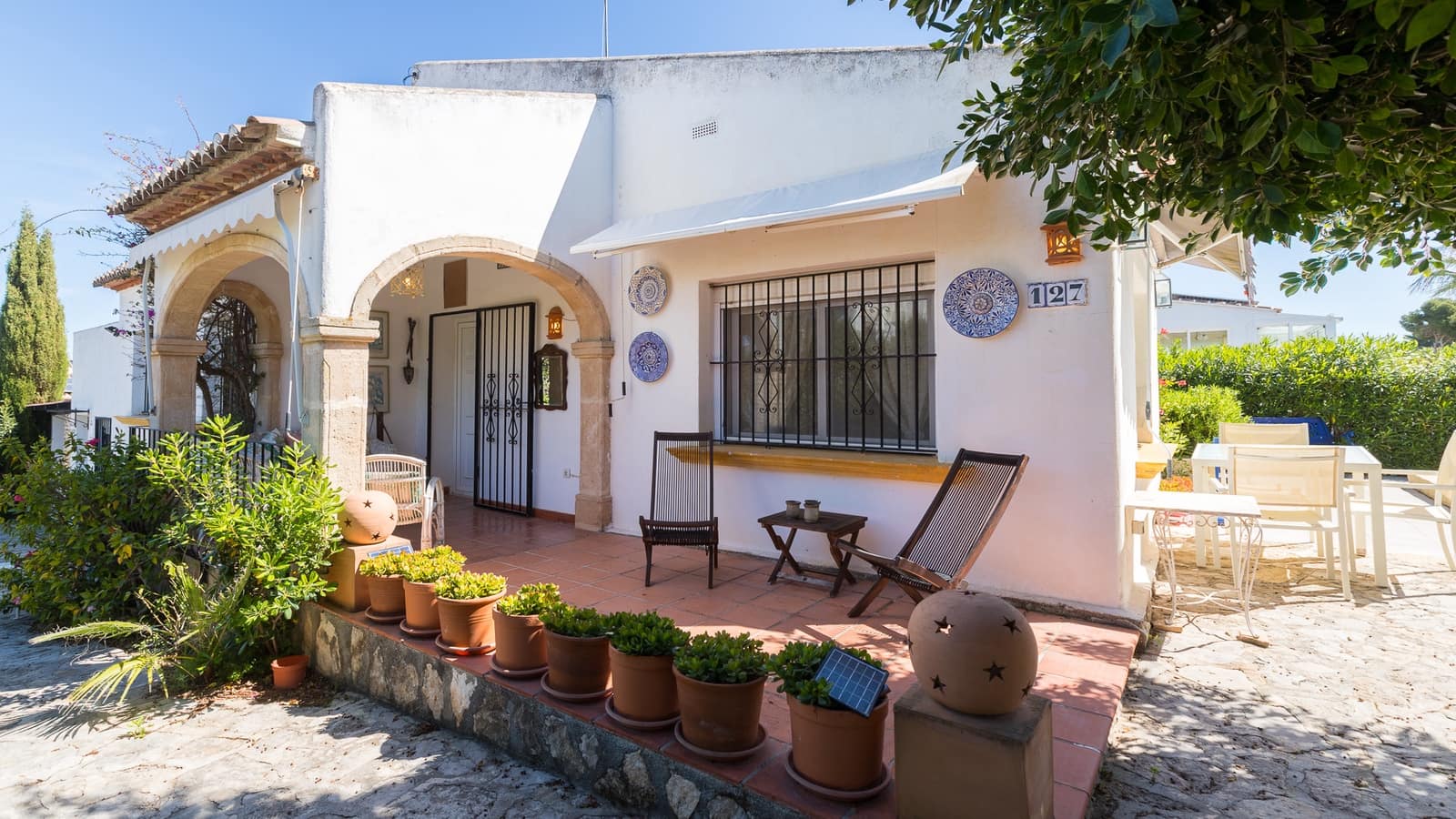 3 soveværelse Villa til salg i Pinosol med swimmingpool - € 620.000 (Ref: 9783667)