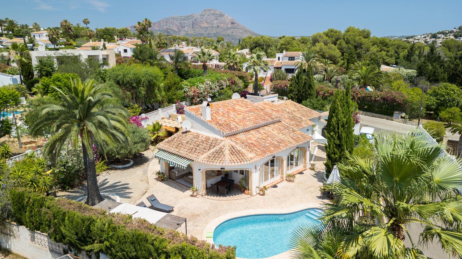 4 soveværelse Villa til salg i Javea / Xabia med swimmingpool garage - € 860.000 (Ref: 9939590)