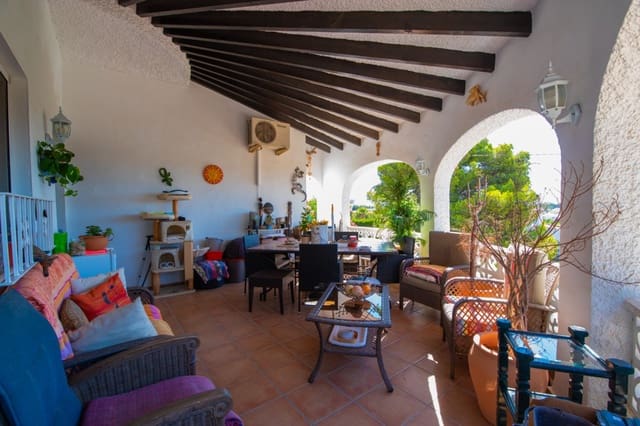 4 slaapkamer Villa te koop in Calpe / Calp met zwembad garage - € 495.000 (Ref: 10154104)