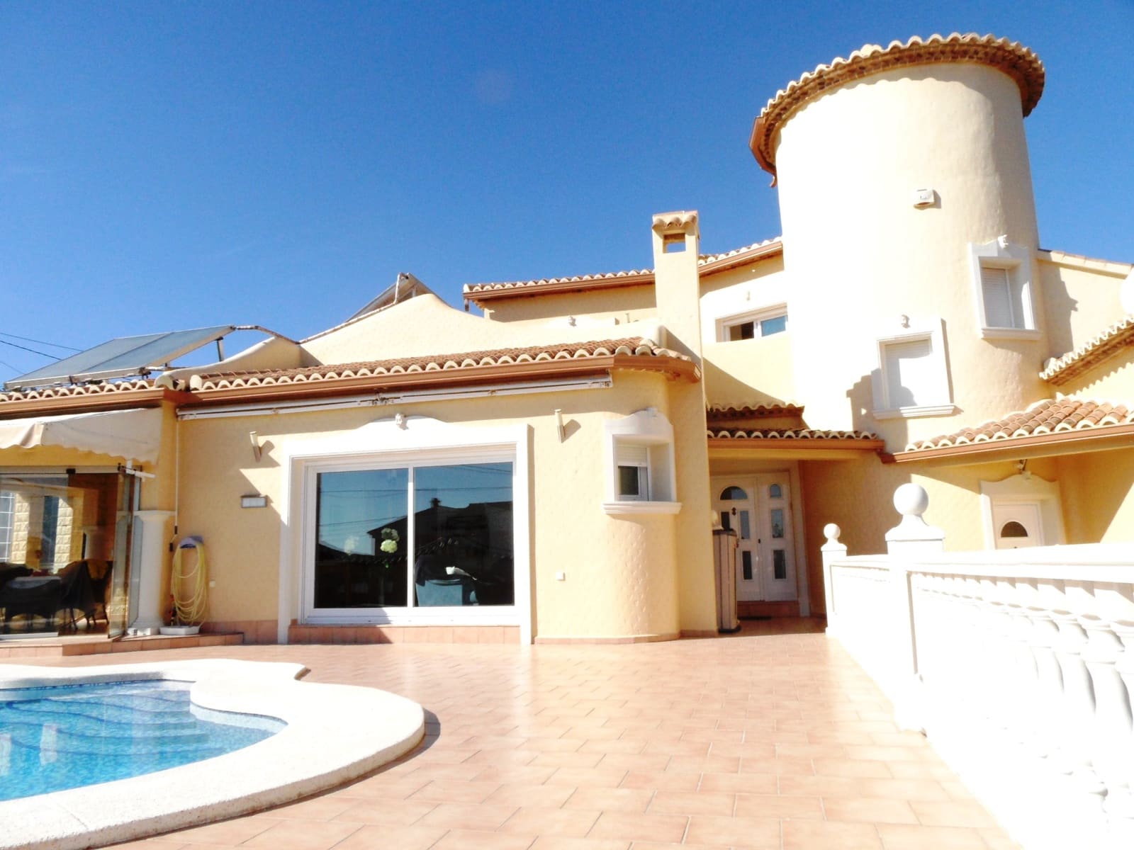 5 soveværelse Villa til salg i Calpe / Calp - € 749.000 (Ref: 6613366)