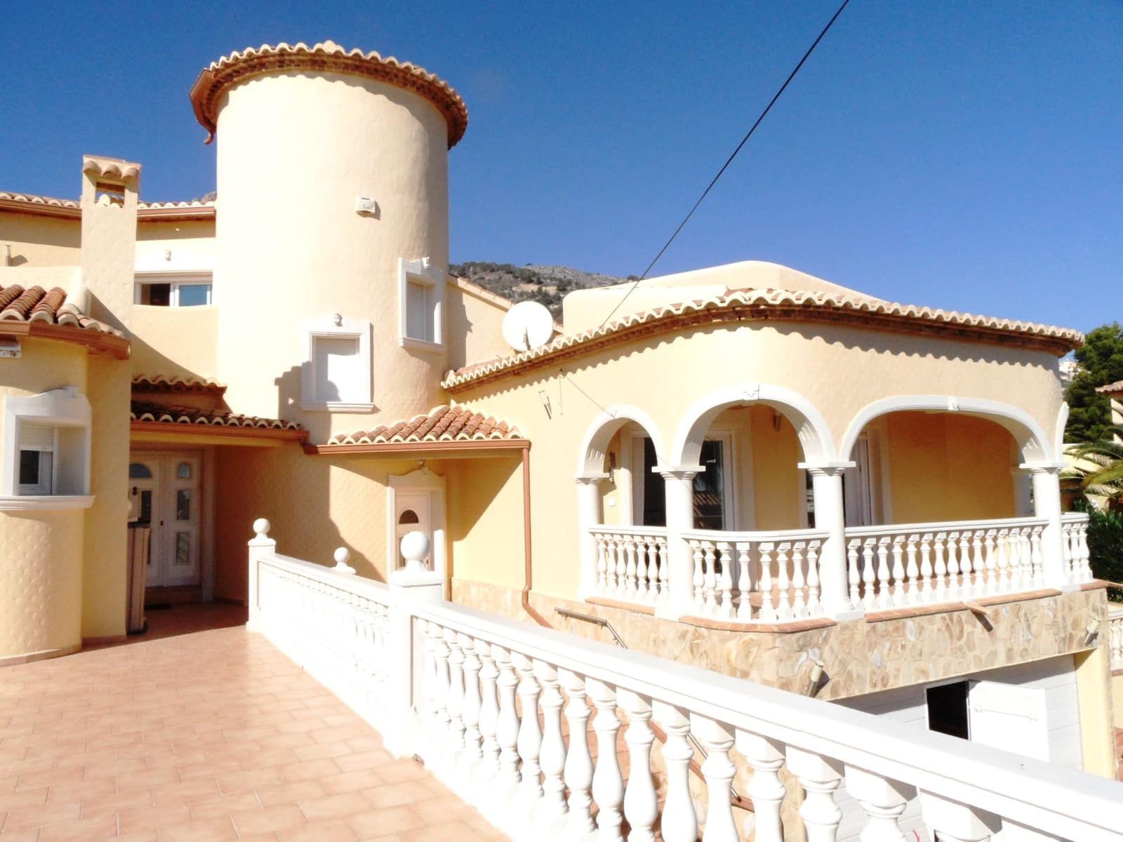 5 soveværelse Villa til salg i Calpe / Calp - € 749.000 (Ref: 6613366)