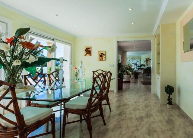 3 soveværelse Villa til salg i Altea med swimmingpool garage - € 1.700.000 (Ref: 6613408)