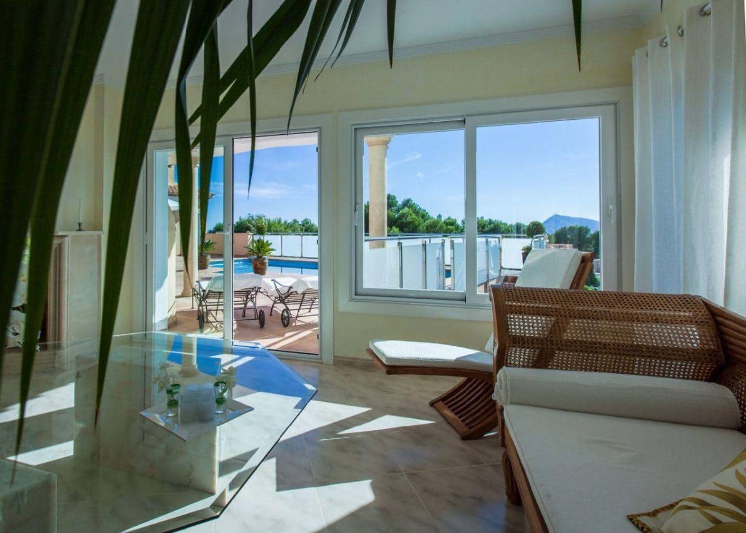 3 bedroom Villa for sale in Altea with pool garage - € 1,700,000 (Ref: 6613408)