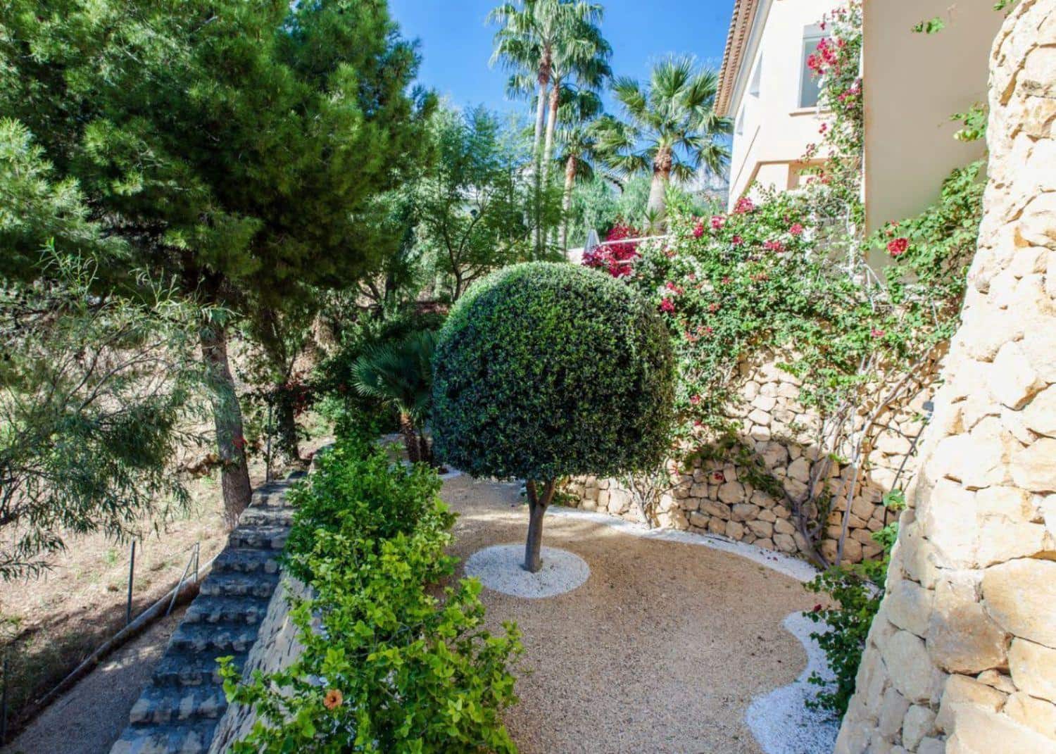 3 bedroom Villa for sale in Altea with pool garage - € 1,700,000 (Ref: 6613408)