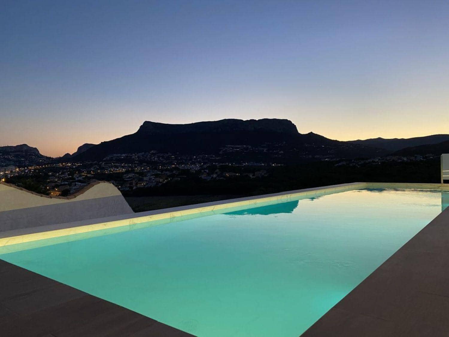 4 soveværelse Villa til salg i Calpe / Calp - € 1.400.000 (Ref: 6613450)