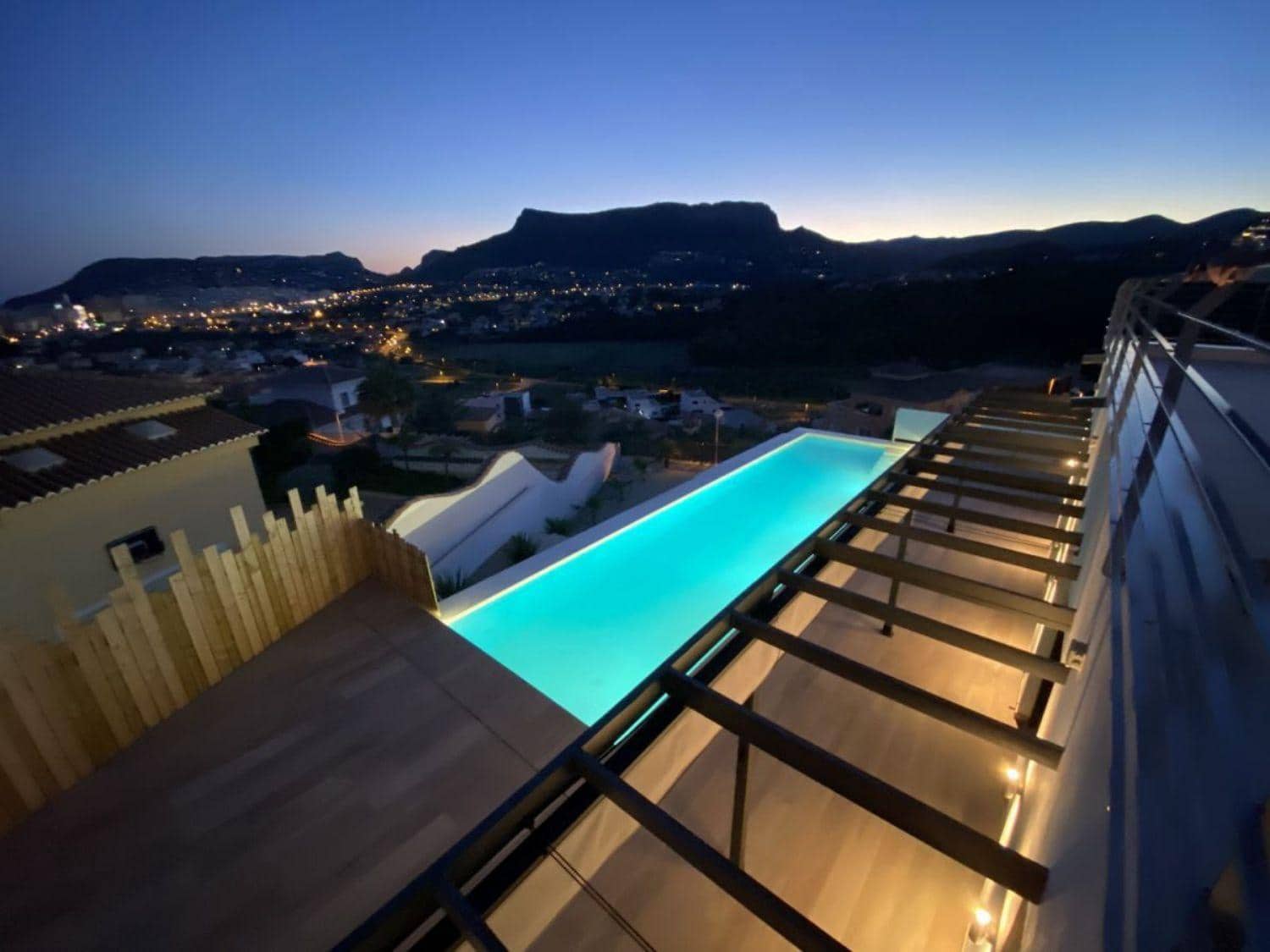 4 soveværelse Villa til salg i Calpe / Calp - € 1.400.000 (Ref: 6613450)