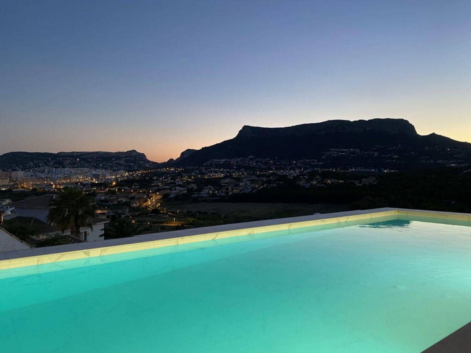 4 soveværelse Villa til salg i Calpe / Calp - € 1.400.000 (Ref: 6613450)