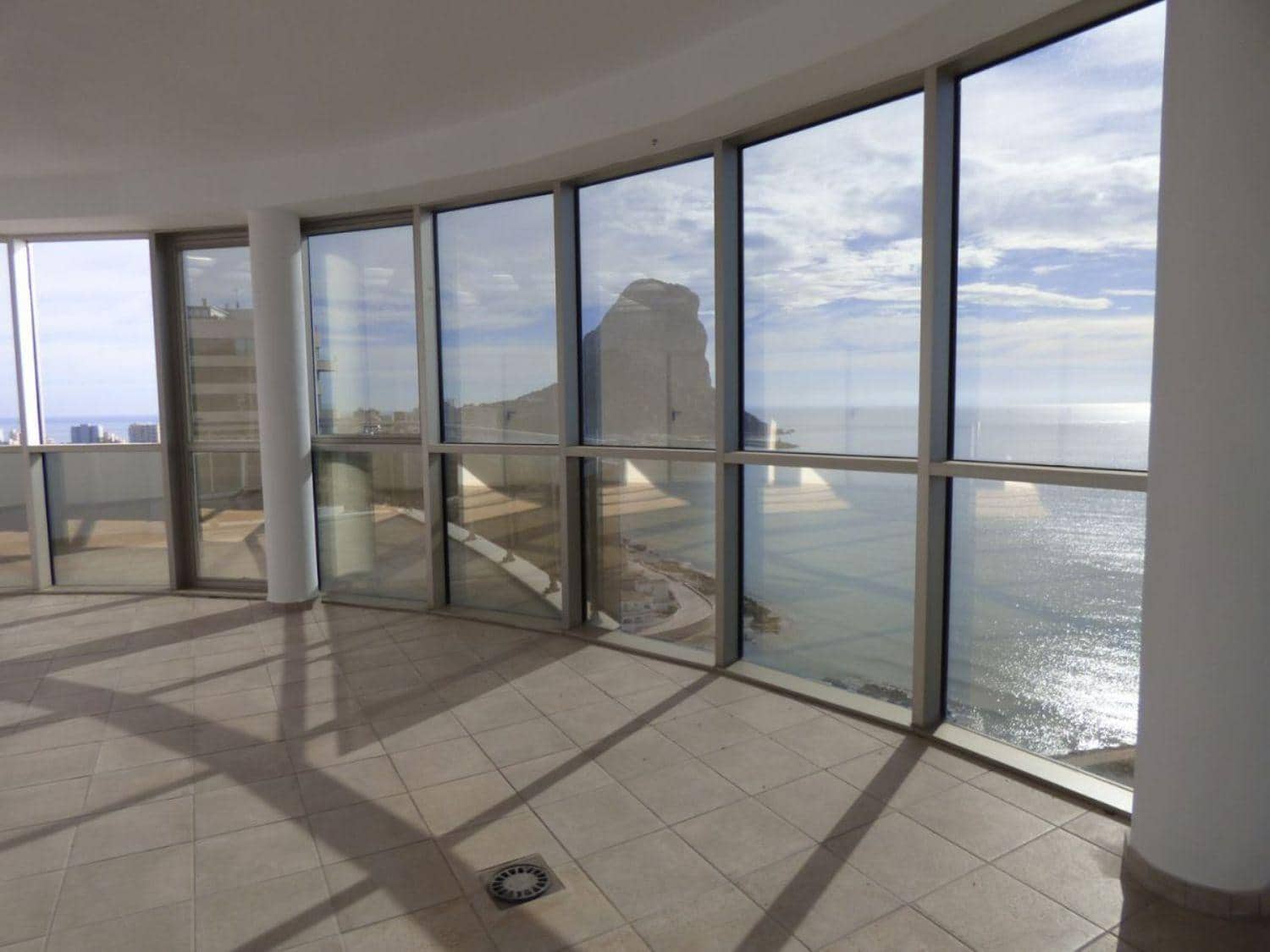 3 soveværelse Lejlighed til salg i Calpe / Calp med garage - € 1.500.000 (Ref: 6613467)