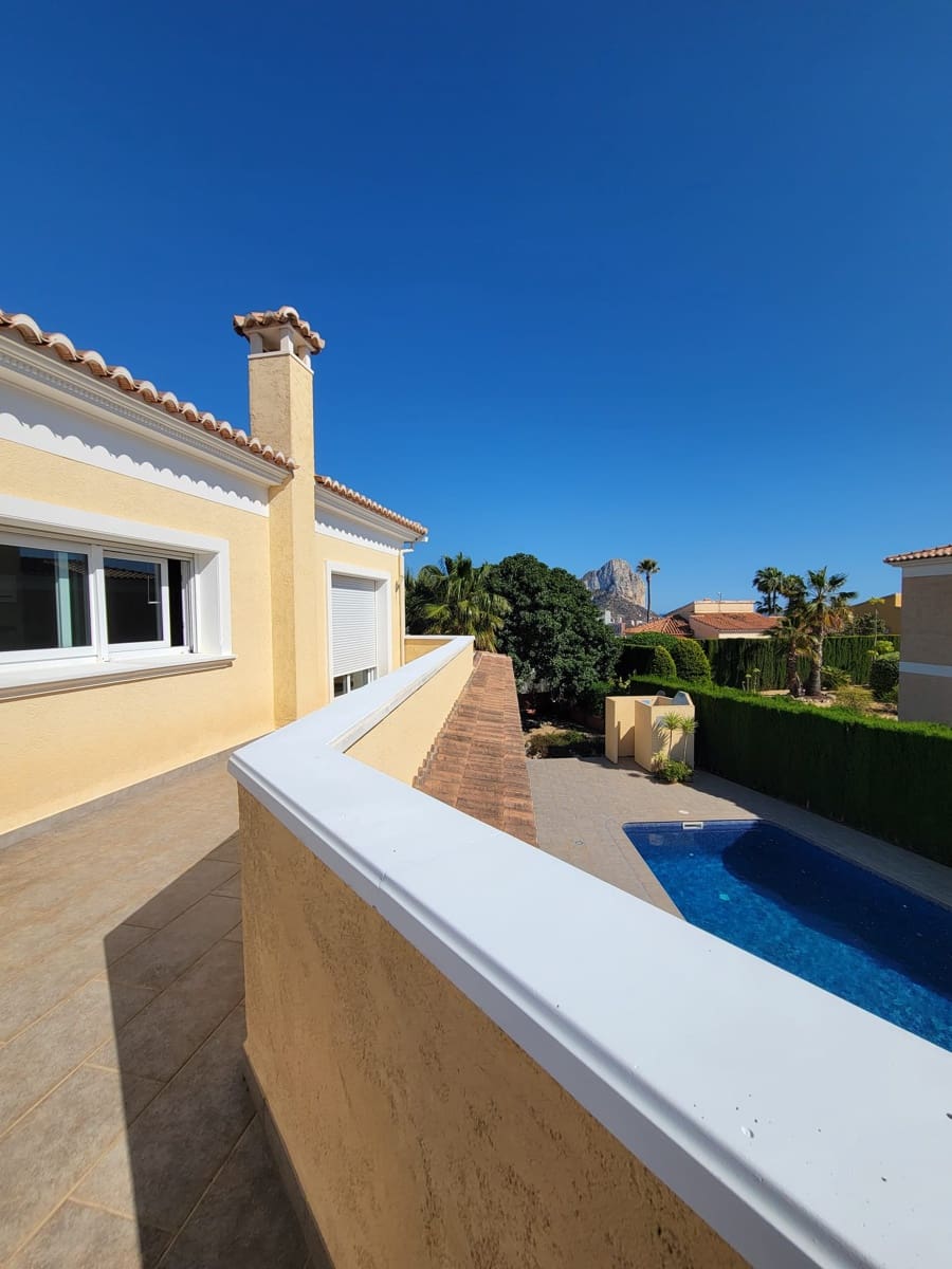3 soveværelse Villa til salg i Calpe / Calp med garage - € 995.000 (Ref: 6613587)