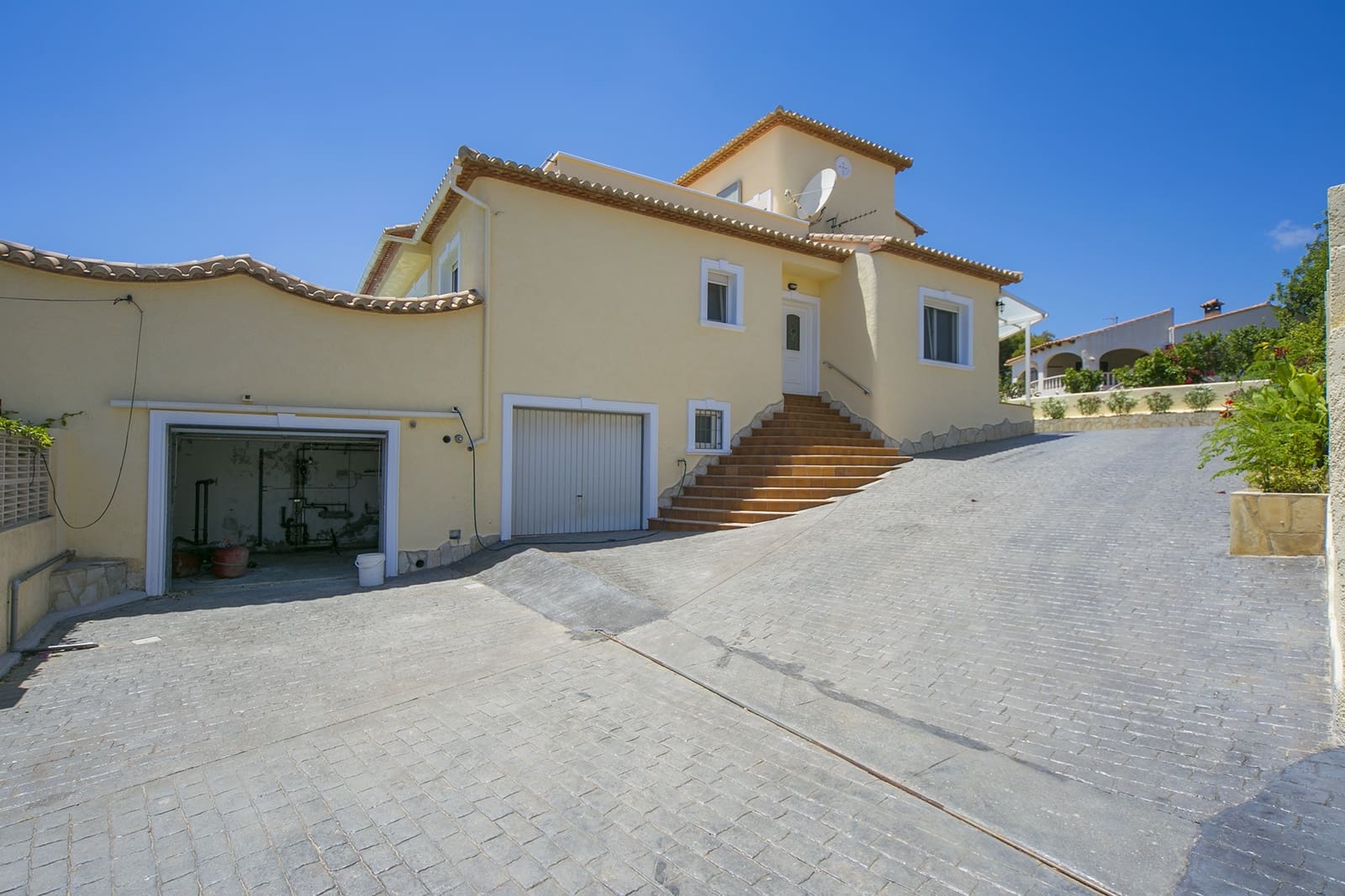 3 bedroom Villa for sale in Calpe / Calp with pool garage - € 725,000 (Ref: 6967051)