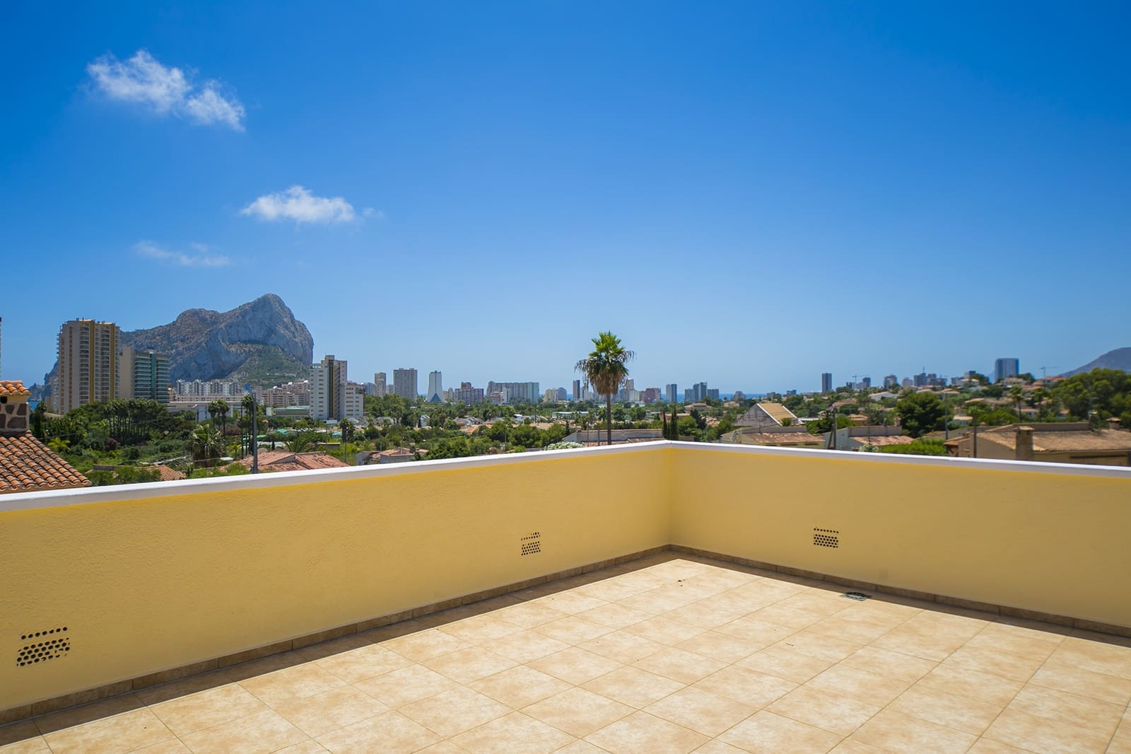 3 bedroom Villa for sale in Calpe / Calp with pool garage - € 725,000 (Ref: 6967051)