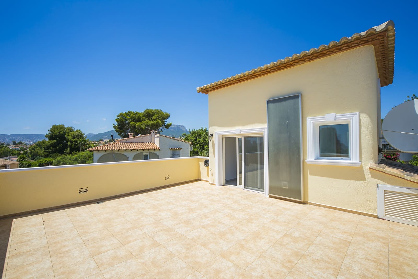 3 bedroom Villa for sale in Calpe / Calp with pool garage - € 725,000 (Ref: 6967051)