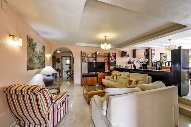 6 soveværelse Villa til salg i Urbanizaciones, Benidorm med swimmingpool garage - € 860.000 (Ref: 7670779)