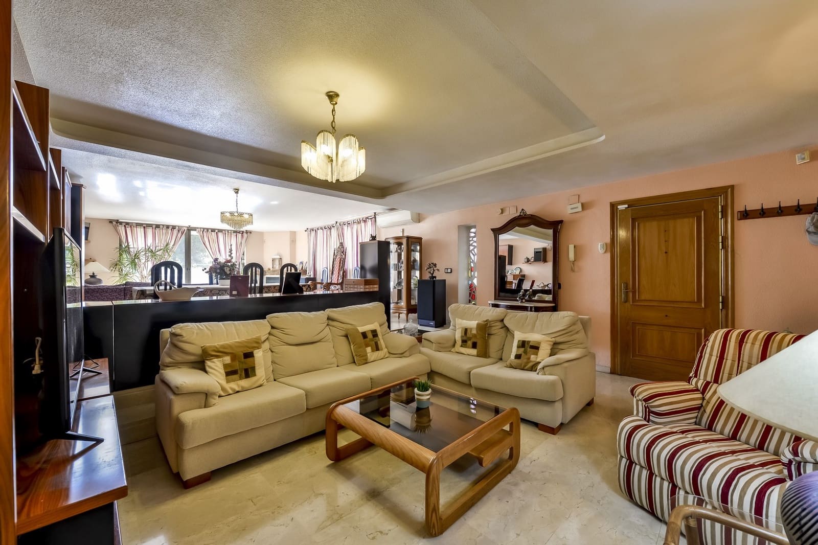 6 Zimmer Villa zu verkaufen in Benidorm mit Pool Garage - 860.000 € (Ref: 7670779)