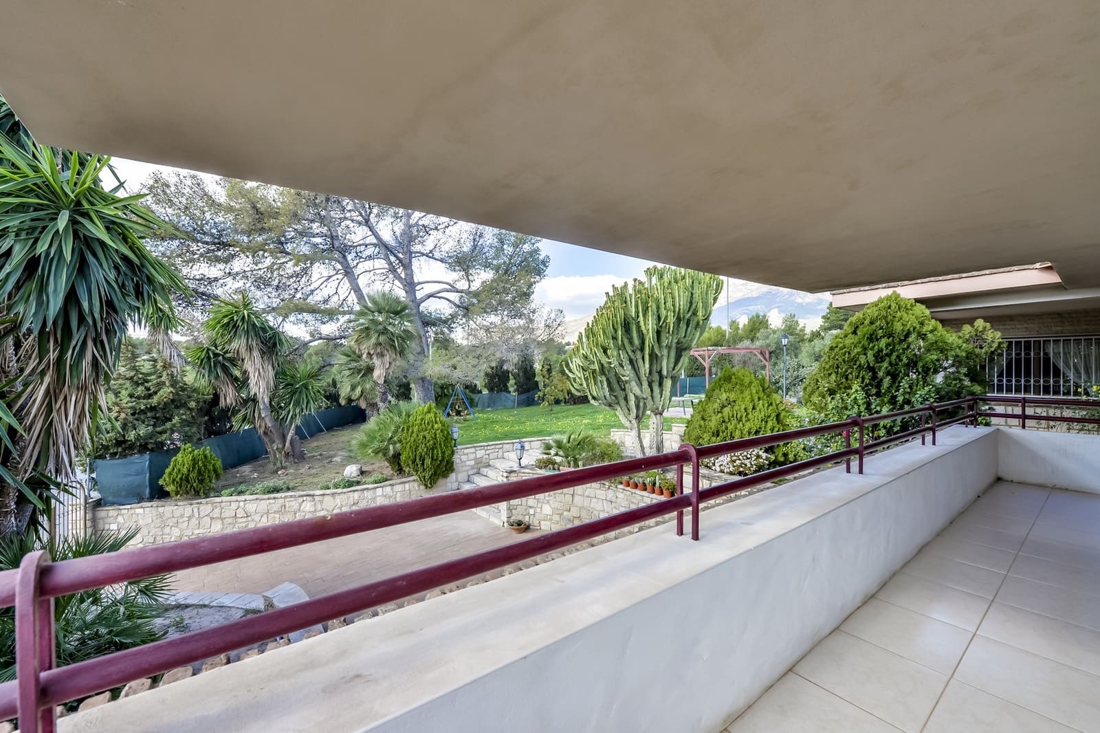 6 Zimmer Villa zu verkaufen in Benidorm mit Pool Garage - 860.000 € (Ref: 7670779)