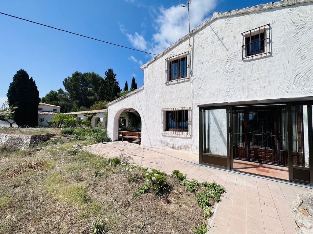 3 bedroom Finca/Country House for sale in Calpe / Calp with pool garage - € 895,000 (Ref: 7813929)