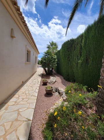 3 bedroom Villa for sale in Benissa with pool garage - € 895,000 (Ref: 8973196)