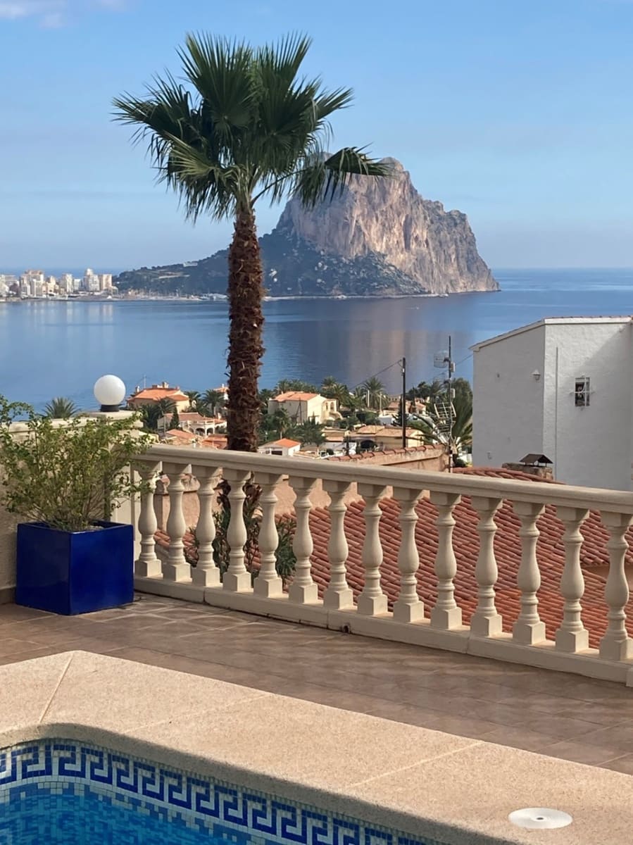 4 soveværelse Villa til salg i Calpe / Calp med swimmingpool garage - € 730.000 (Ref: 8983701)