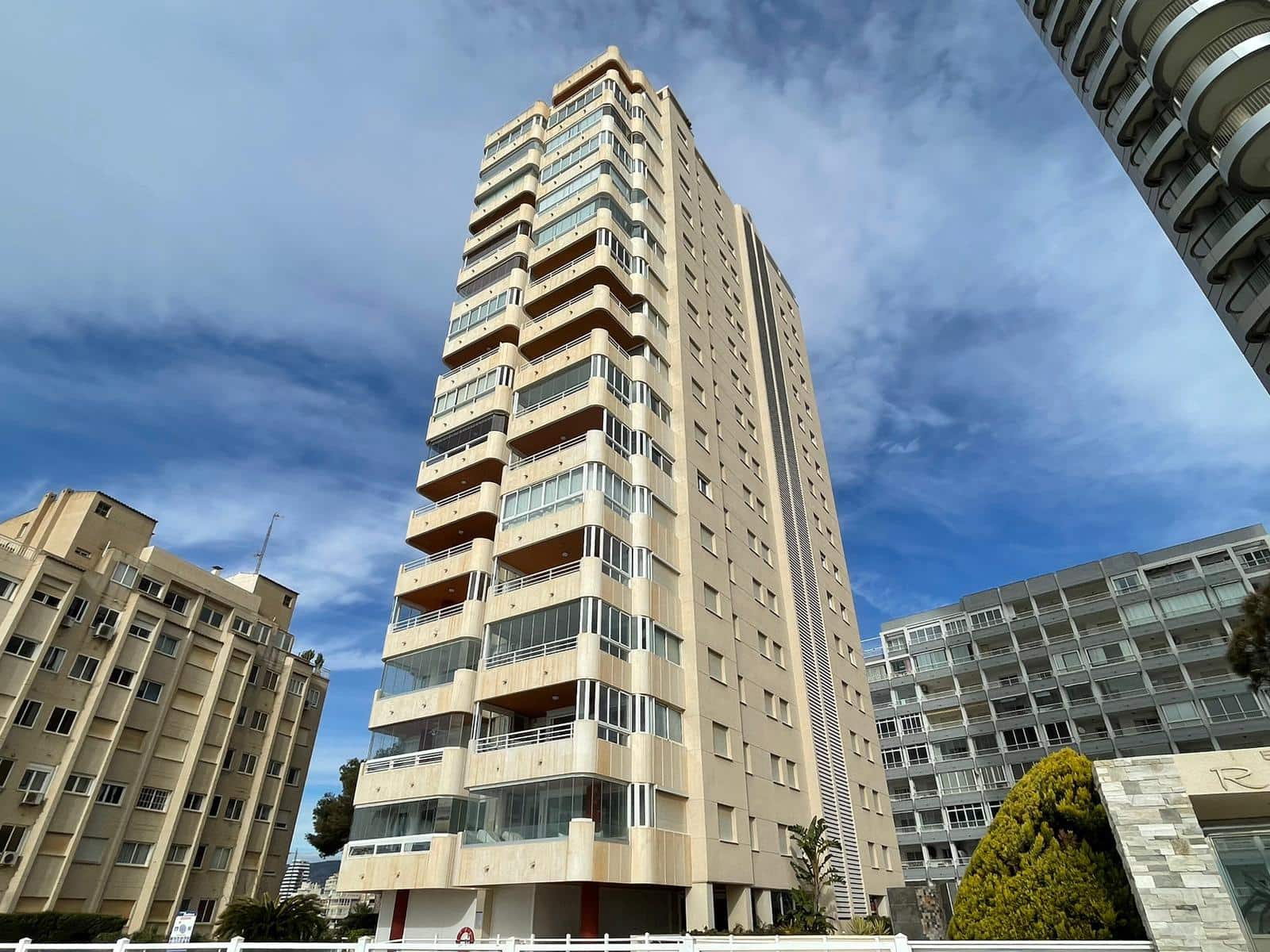 2 makuuhuone Huoneisto myytävänä paikassa Calpe / Calp mukana uima-altaan 
autotalli - 495 000 € (Ref: 9383866)