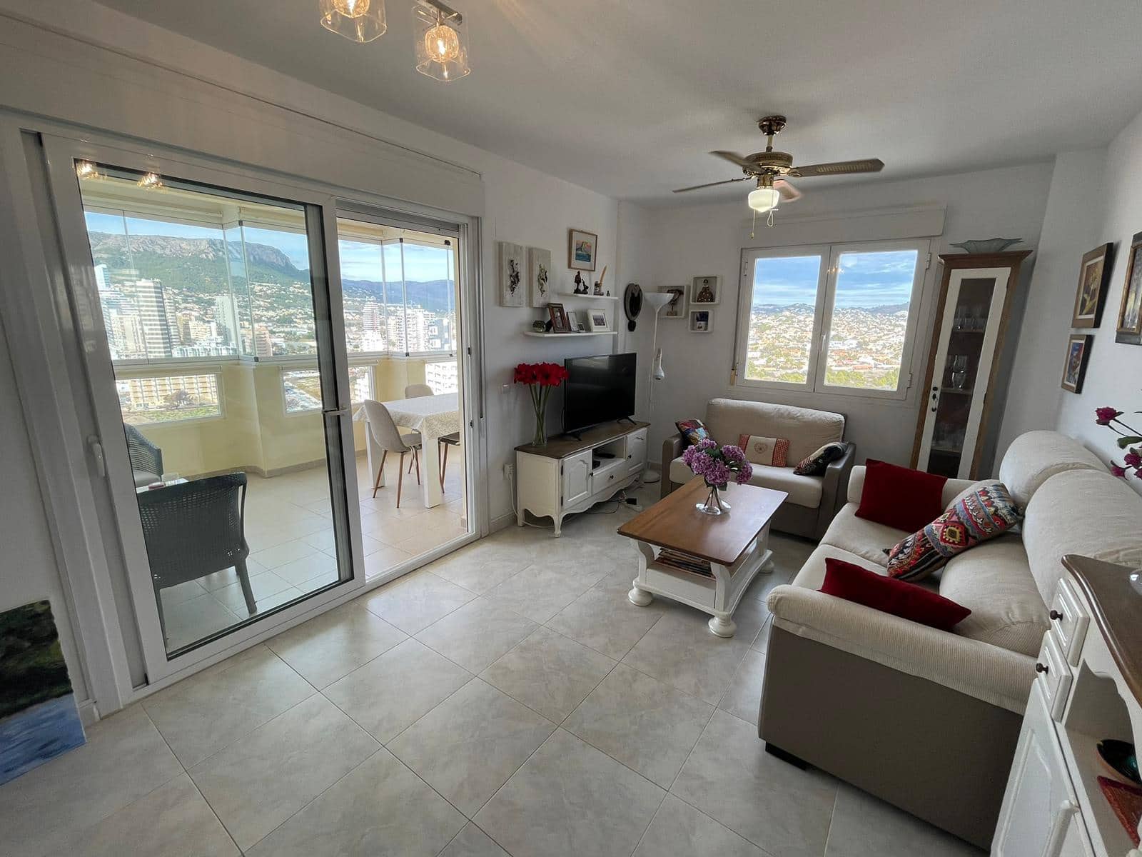 2 makuuhuone Huoneisto myytävänä paikassa Calpe / Calp mukana uima-altaan 
autotalli - 495 000 € (Ref: 9383866)